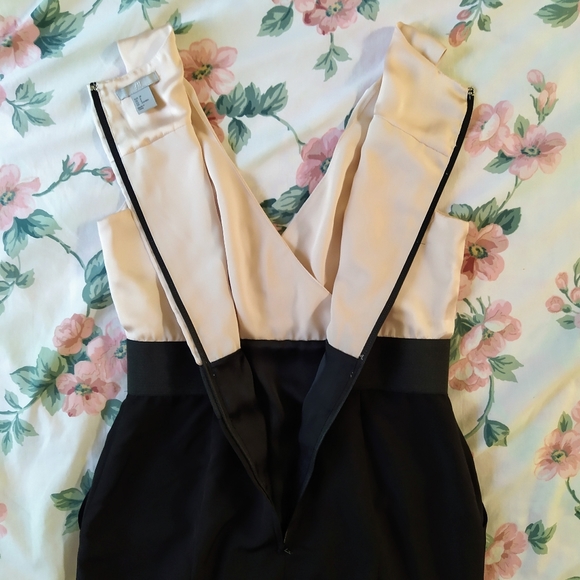 H&M Cream Black V Neck Faux Wrap Dress - Picture 5 of 8